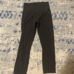 Lululemon Women’s off-Black Leggings 25’ length
